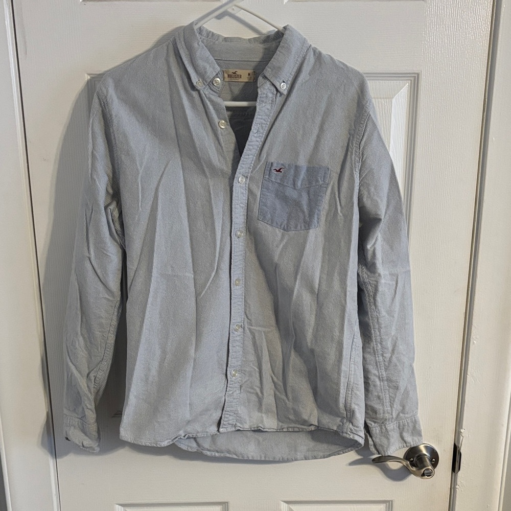 Hollister Men's Light Gray Casual Button-Down Shirt